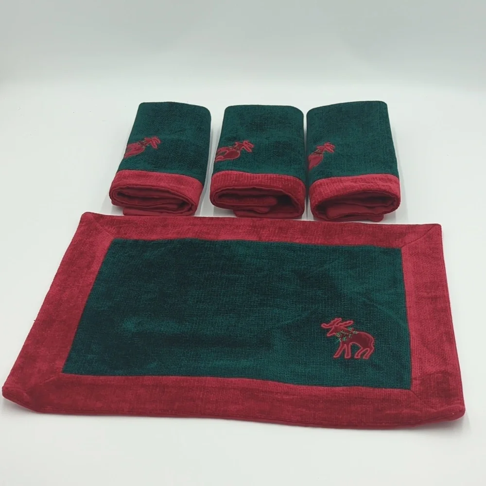 Vintage Moose Place Mat Embroidered Red Green Set Of 4 Chenille Cotton 13x7